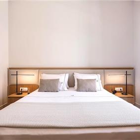 5 bedroom villa with indoor and outdoor pool in Chania town, sleeps 10